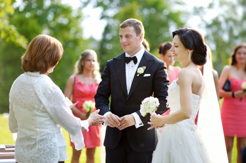 Тост за любовь на свадьбе: советы по подготовке красивого тоста