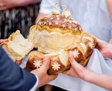 Почему на Руси гостей встречали хлебом-солью