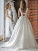 Атласное свадебное платье колокол Сlarenta. Силуэт Пышное. Цвет Белый / Молочный. Вид 1