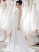 Атласное свадебное платье с разрезом и декольте Sola. Силуэт А-силуэт. Цвет Белый / Молочный. Вид 3